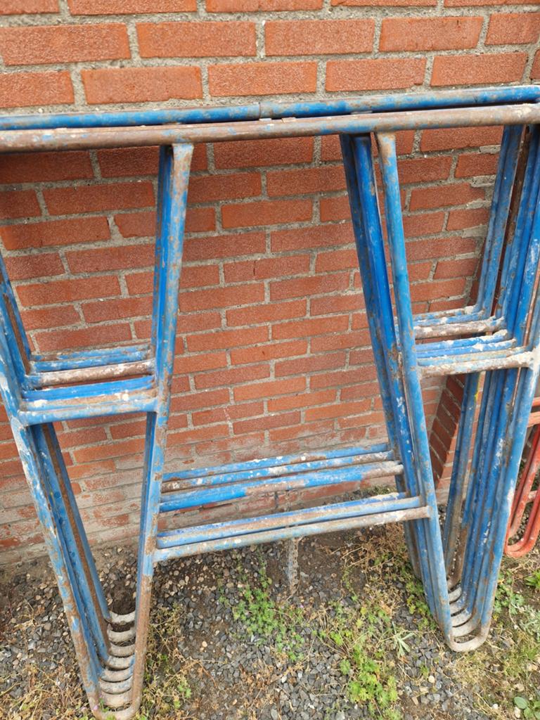 Steigerbokken (blauw en rood), Ophalen of Verzenden, Overige typen, Minder dan 2 meter