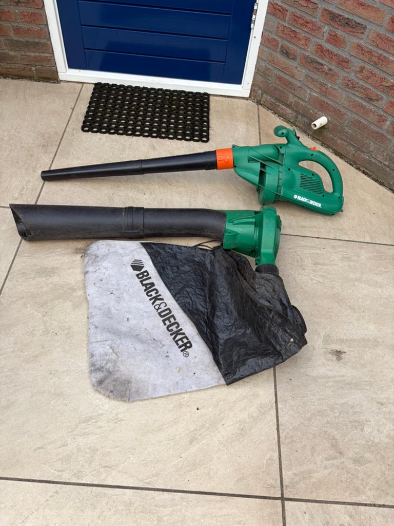 Bladblazer black en dekker, Ophalen, Gebruikt, Elektrisch, Met opvangzak