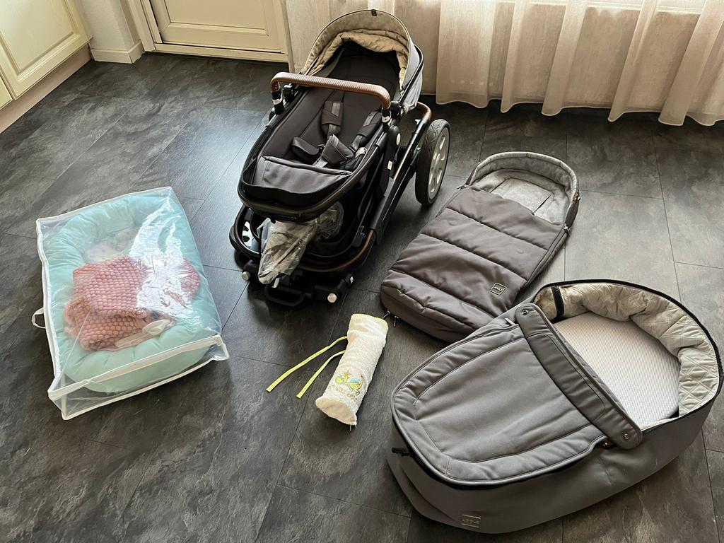 Joolz Geo 2 wandelwagen grijs /bruin met zwart onderstel., Verstelbare duwstang, Zo goed als nieuw, Ophalen, Kinderwagen