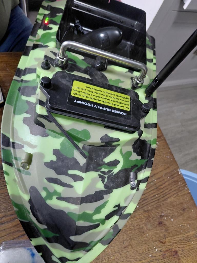 Voerboot camouflage met afstandsbediening, Ophalen of Verzenden