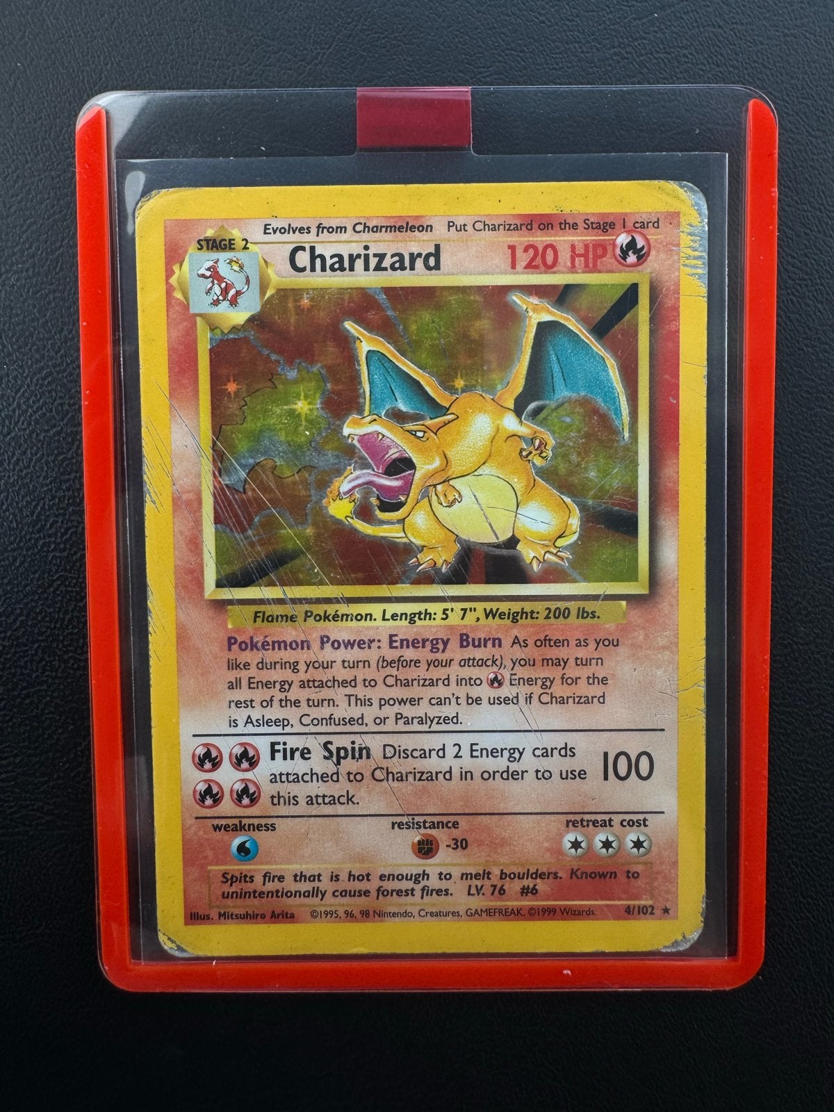 Zwaar beschadigde Engelse Charizard 4/102 Pokémon kaart, Ophalen of Verzenden, Gebruikt, Losse kaart