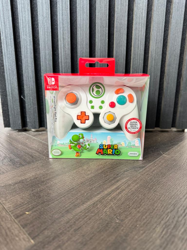 Wired Fight Pad Pro Super Mario Yoshi, 1 speler, Ophalen of Verzenden, Zo goed als nieuw, Vanaf 3 jaar
