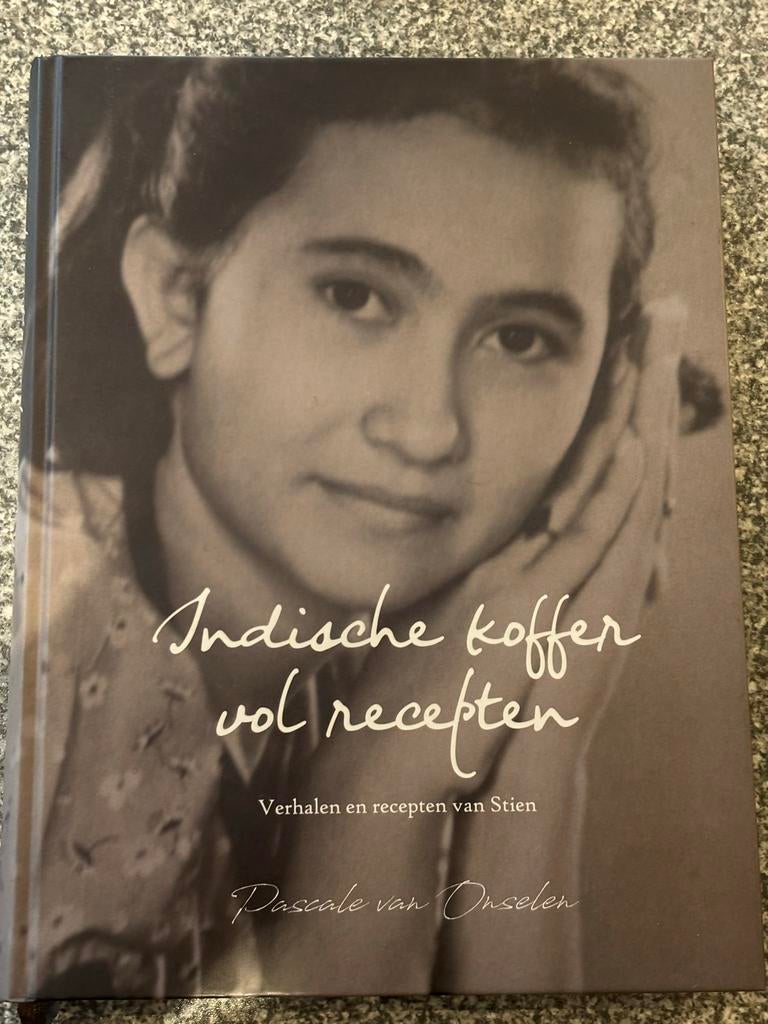 Indische koffer vol recepten - Pascale van Onselen, Boeken, Ophalen of Verzenden, Zo goed als nieuw, Azië en Oosters, Hoofdgerechten