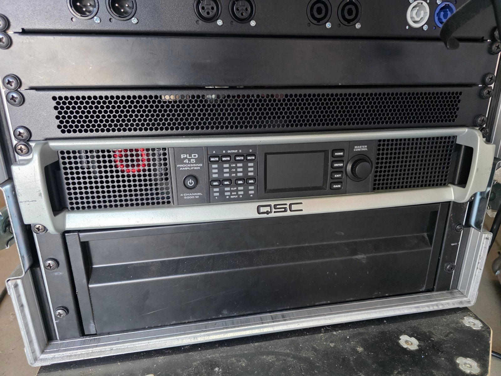 QSC PLD 4.5 5000watt Professionele Versterker, Muziek en Instrumenten, Versterkers | Keyboard, Monitor en PA, Ophalen, Gebruikt