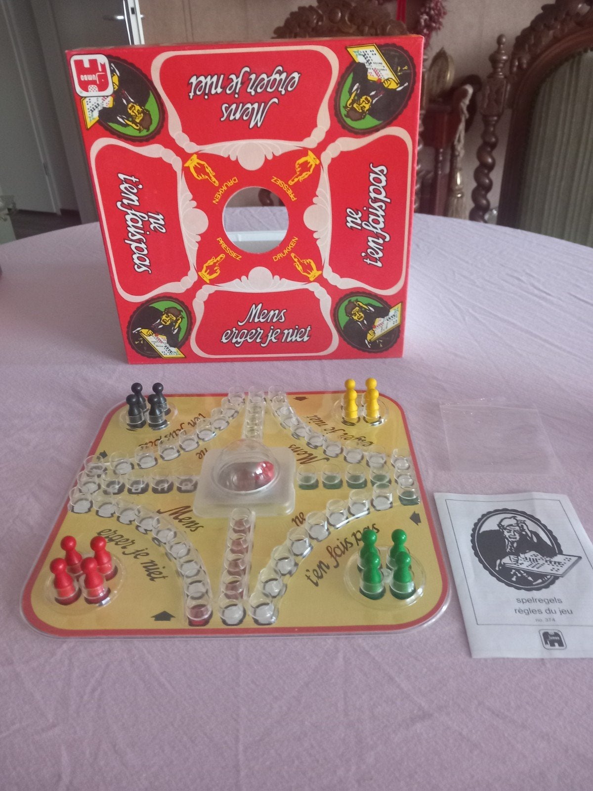 Mens Erger Je Niet Bordspel - Onbespeeld & Compleet, Drie of vier spelers, Ophalen of Verzenden, Nieuw, Jumbo