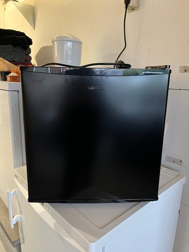 Tomado Mini vriezer 31 liter, Minder dan 85 cm, Minder dan 60 cm, Zo goed als nieuw, Vrijstaand