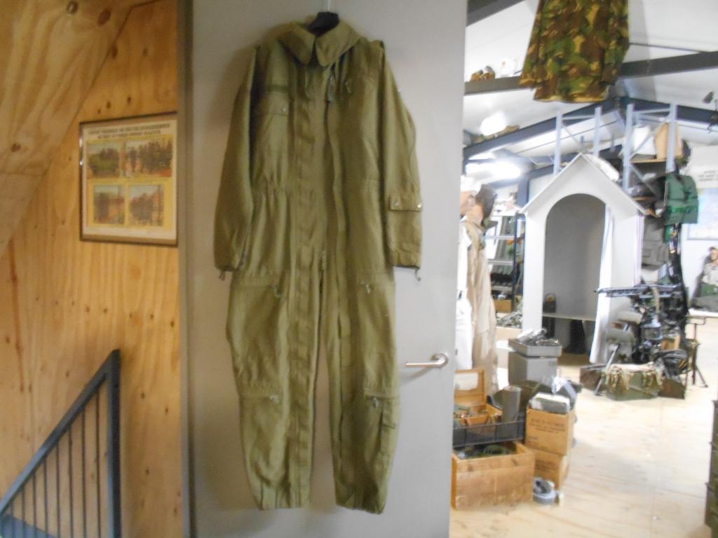 Tankoverall Nederlands leger maat 8000/9505, Verzamelen, Ophalen of Verzenden, Landmacht, Nederland, Kleding of Schoenen