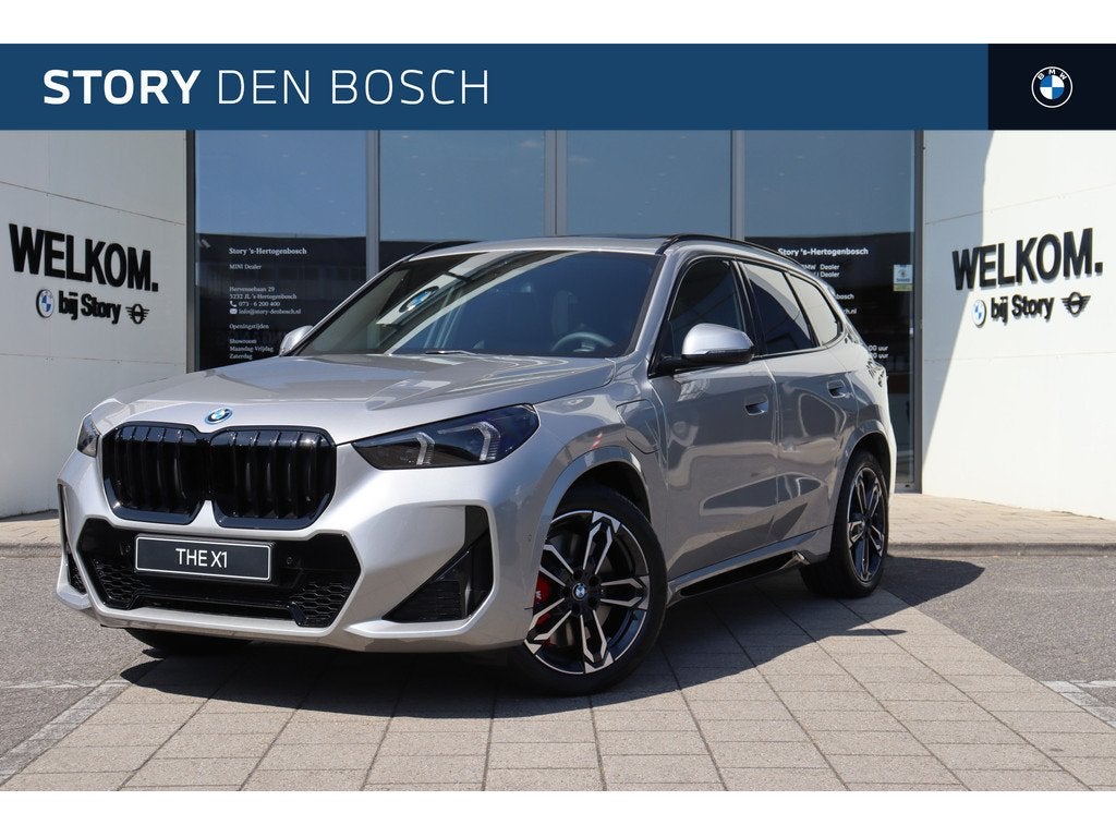BMW X1 xDrive25e M Sport Automaat / Panoramadak / Trekhaak /