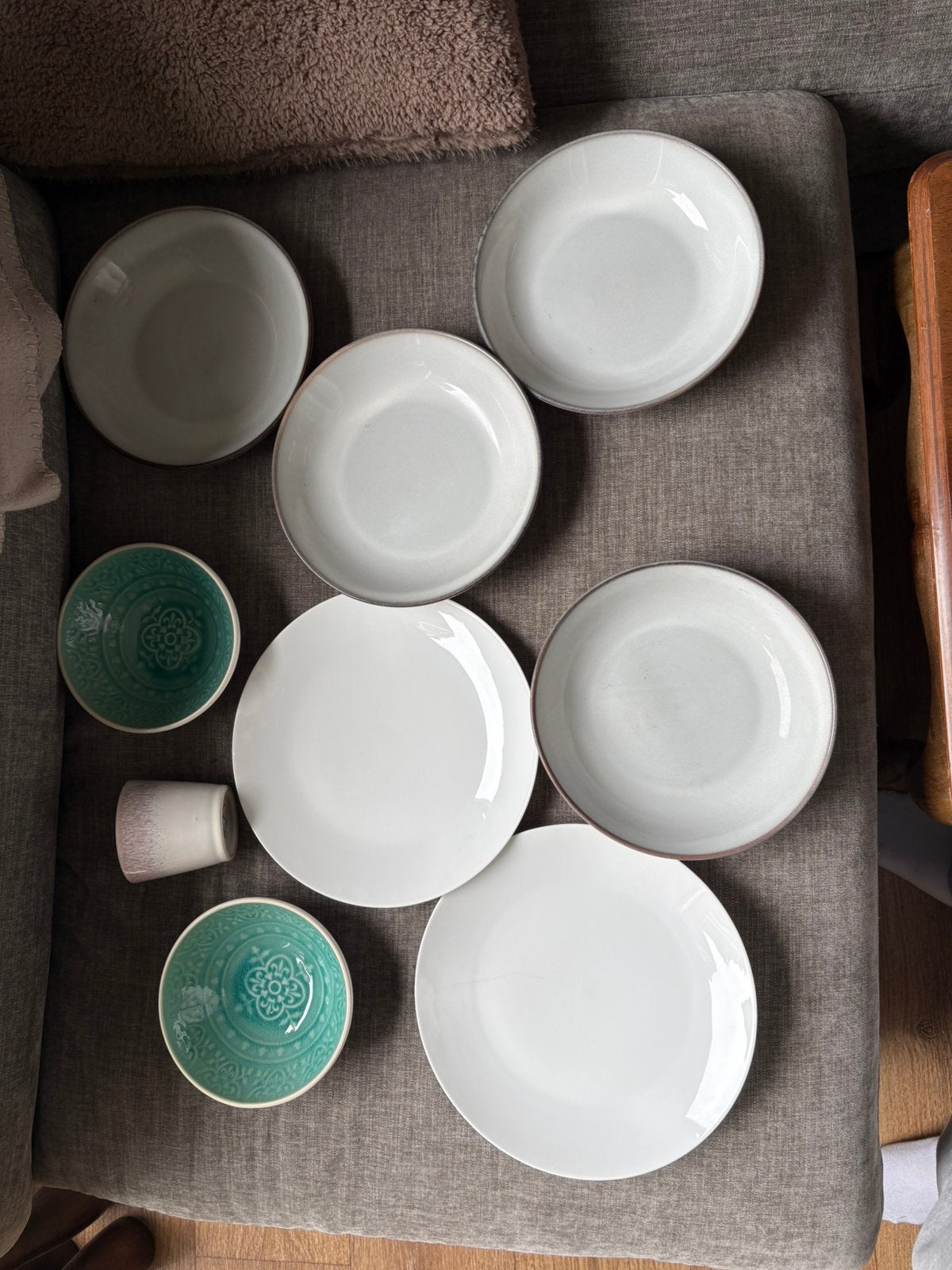 Divers servies, Ophalen