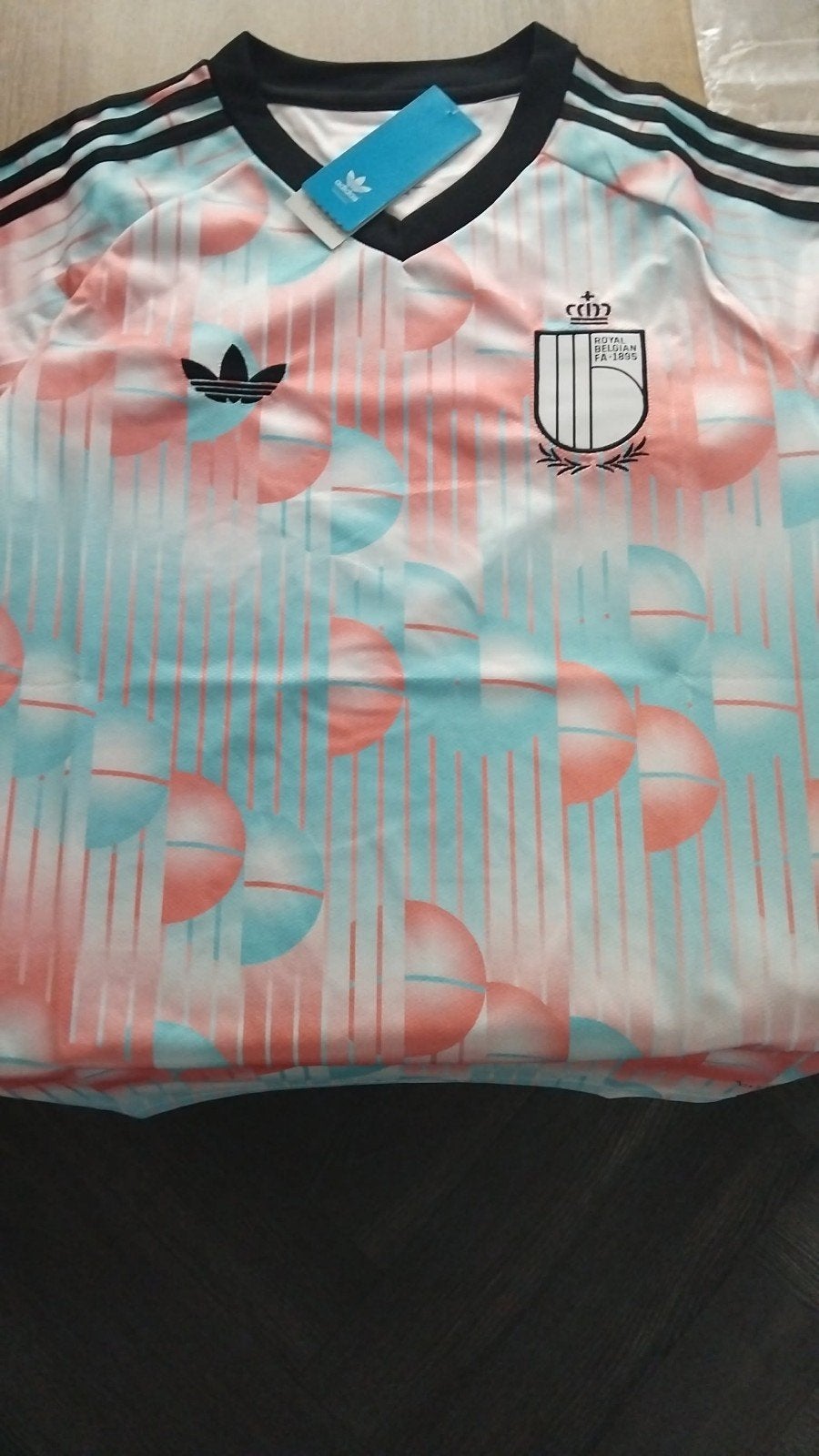 Adidas België 2026 - Nieuw met kaartjes, Nieuw, Ophalen of Verzenden, Adidas, Voetbal
