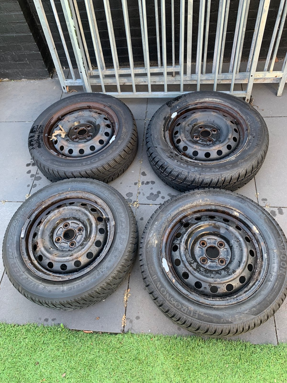 Toyota Aygo/Yaris velgen met all season banden, Ophalen, Gebruikt, 15 inch, 185 mm