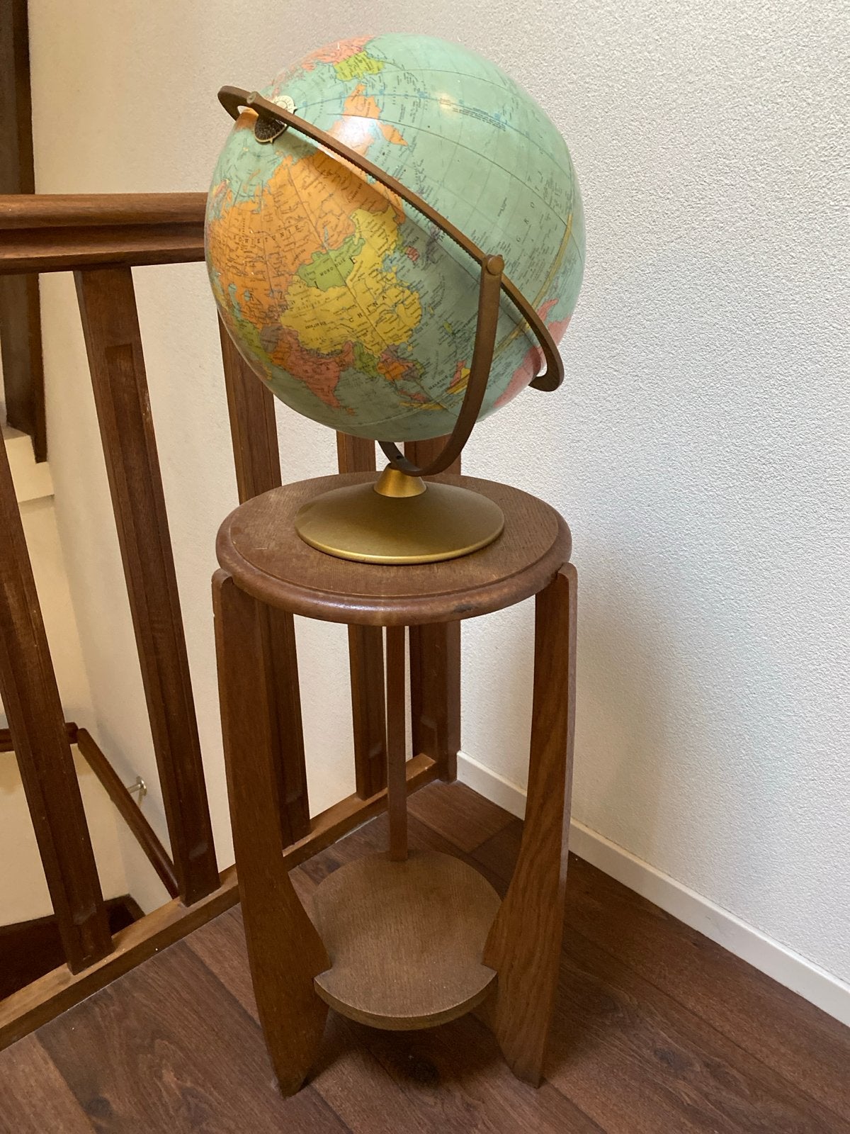 Vintage Wereldbol op Houten Kastje, Ophalen, Gebruikt, Draaibaar, Staatkundige wereldbol