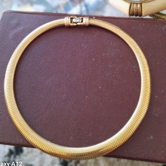 Gemerkt Monet gouden slangencollier, Sieraden, Tassen en Uiterlijk, Ophalen of Verzenden, Goud, Overige materialen