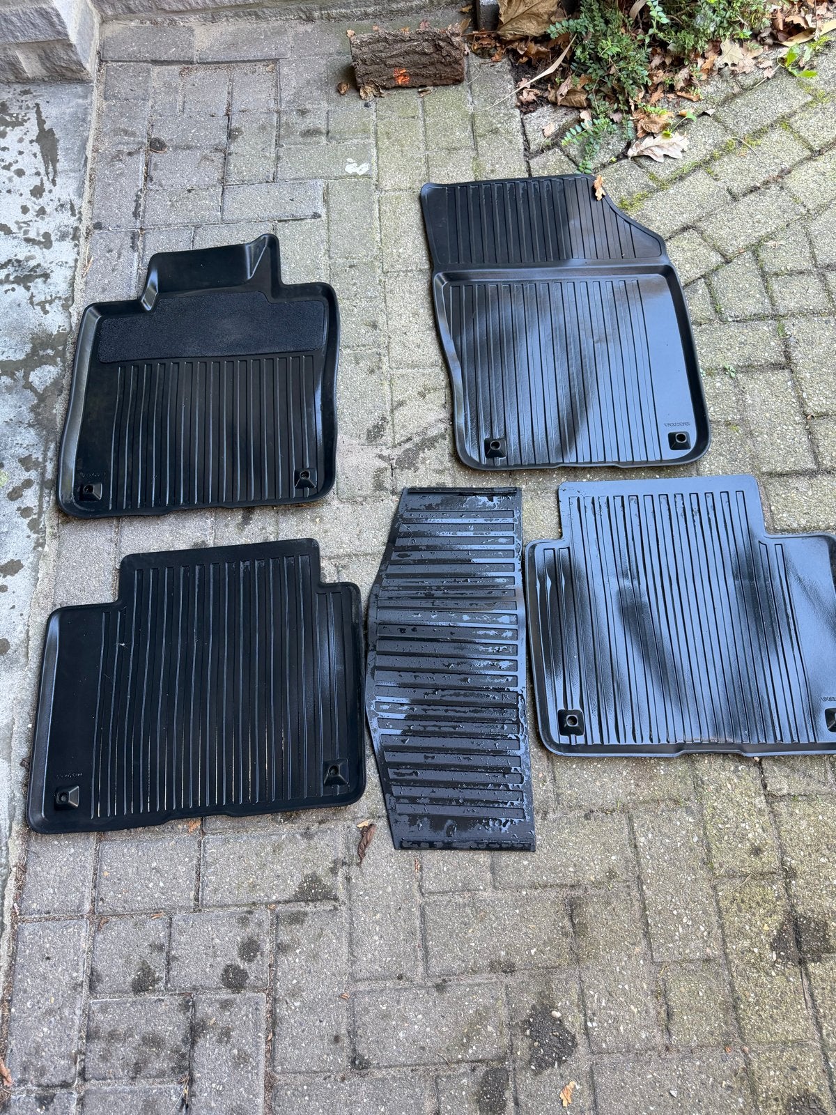 Rubberen mattenset Volvo V90 (2020) - Origineel, Ophalen, Gebruikt