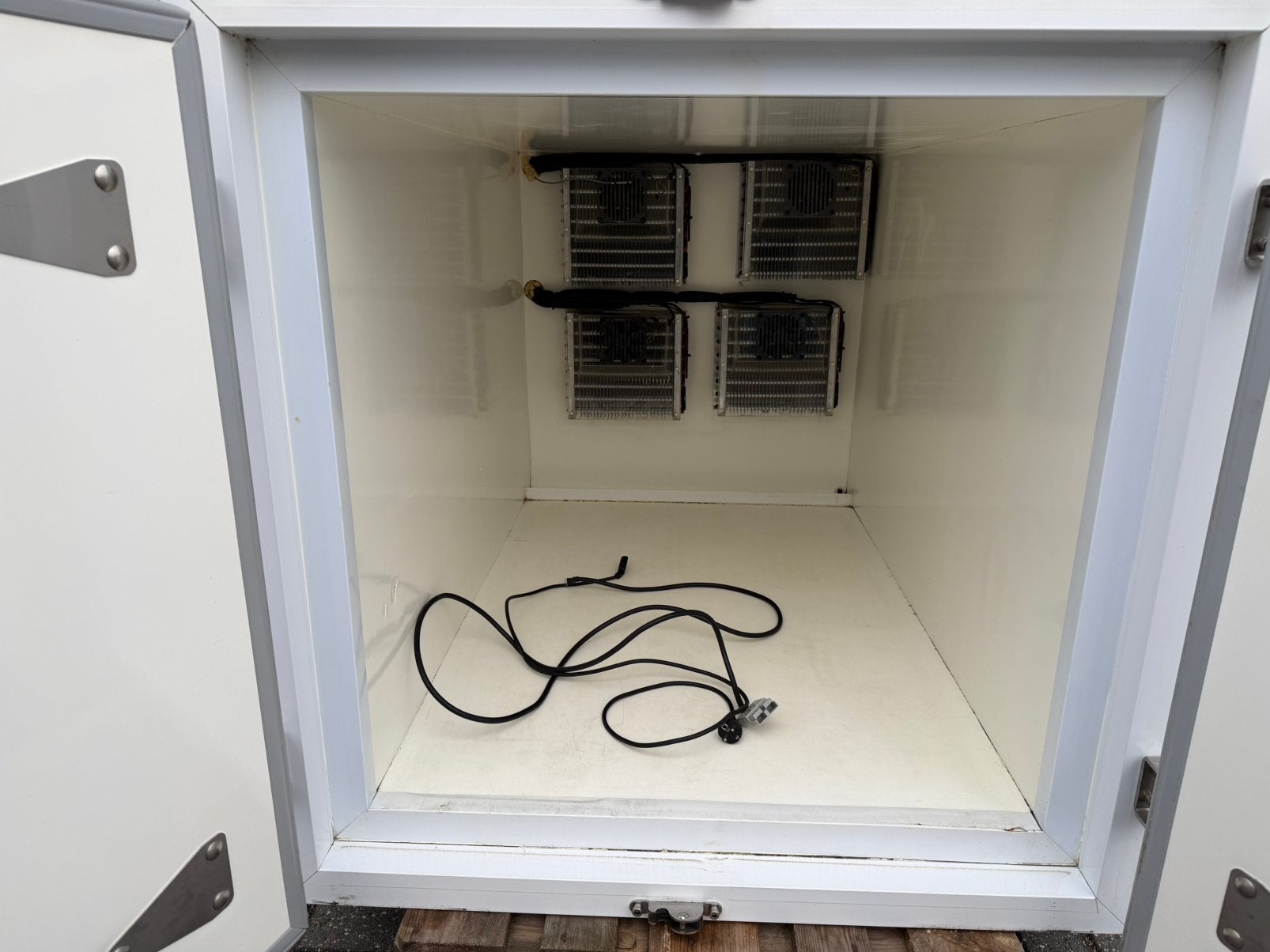 Vebabox koelen en vriezen 180x110x110 op 220 volt en 12 volt, Ophalen of Verzenden, Gebruikt, Fornuis, Frituur en Grillen