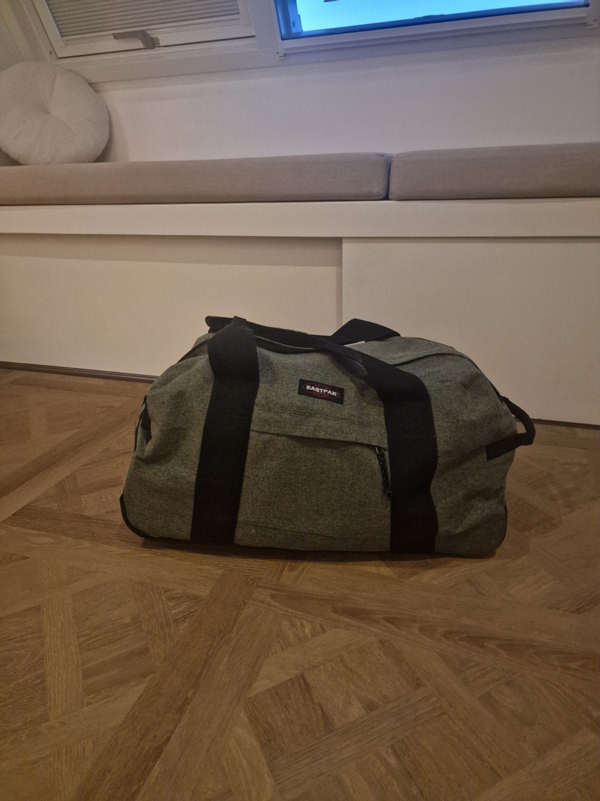 Eastpak reistas /koffer met wieltjes en uitschuifbare handgr, Ophalen, Uitschuifbare handgreep, 30 cm of meer, Gebruikt