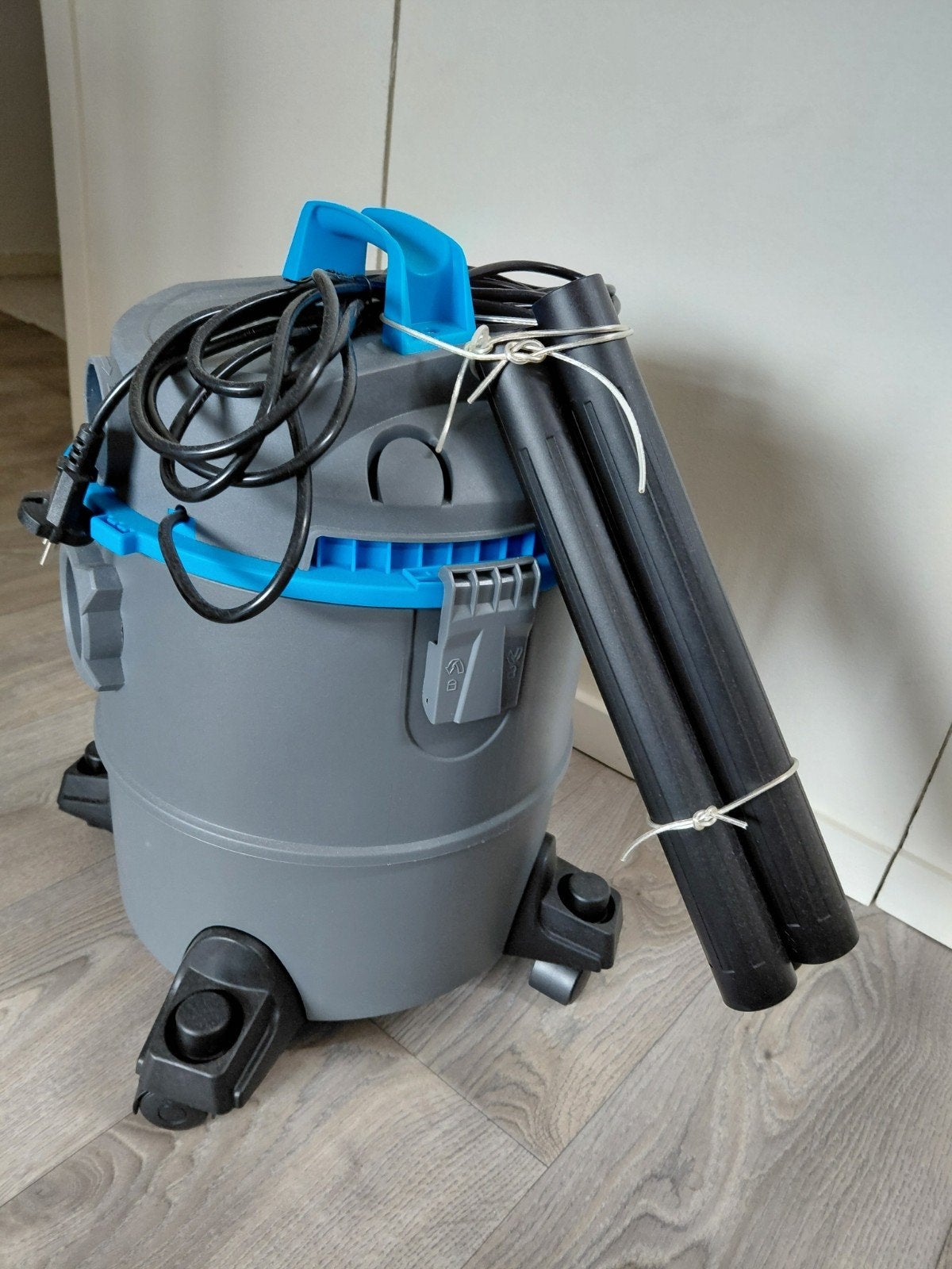 Gamma Waterstofzuiger 1300W - Zo goed als nieuw, Witgoed en Apparatuur, Stofzuigers, Ophalen of Verzenden, Zo goed als nieuw, Waterstofzuiger