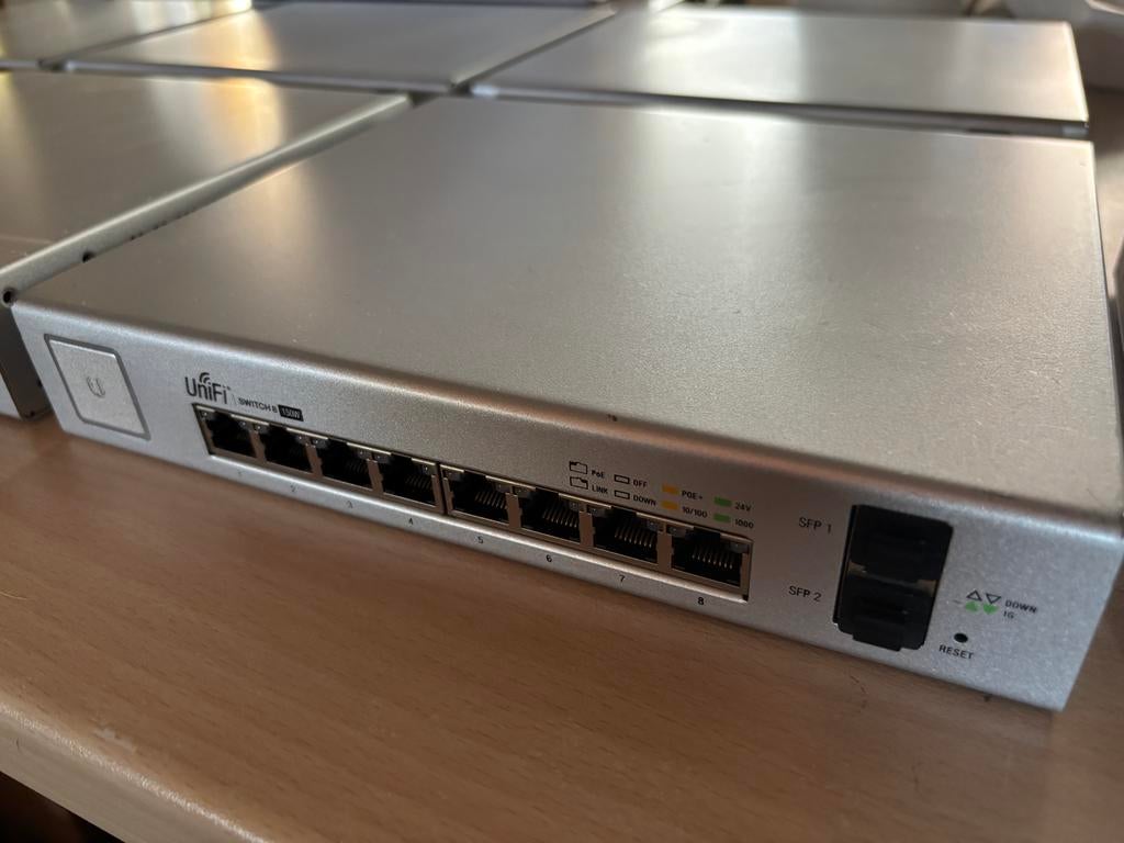 Ubiquiti UniFi US-8-150W, Computers en Software, Netwerk switches, Ophalen of Verzenden, Gebruikt