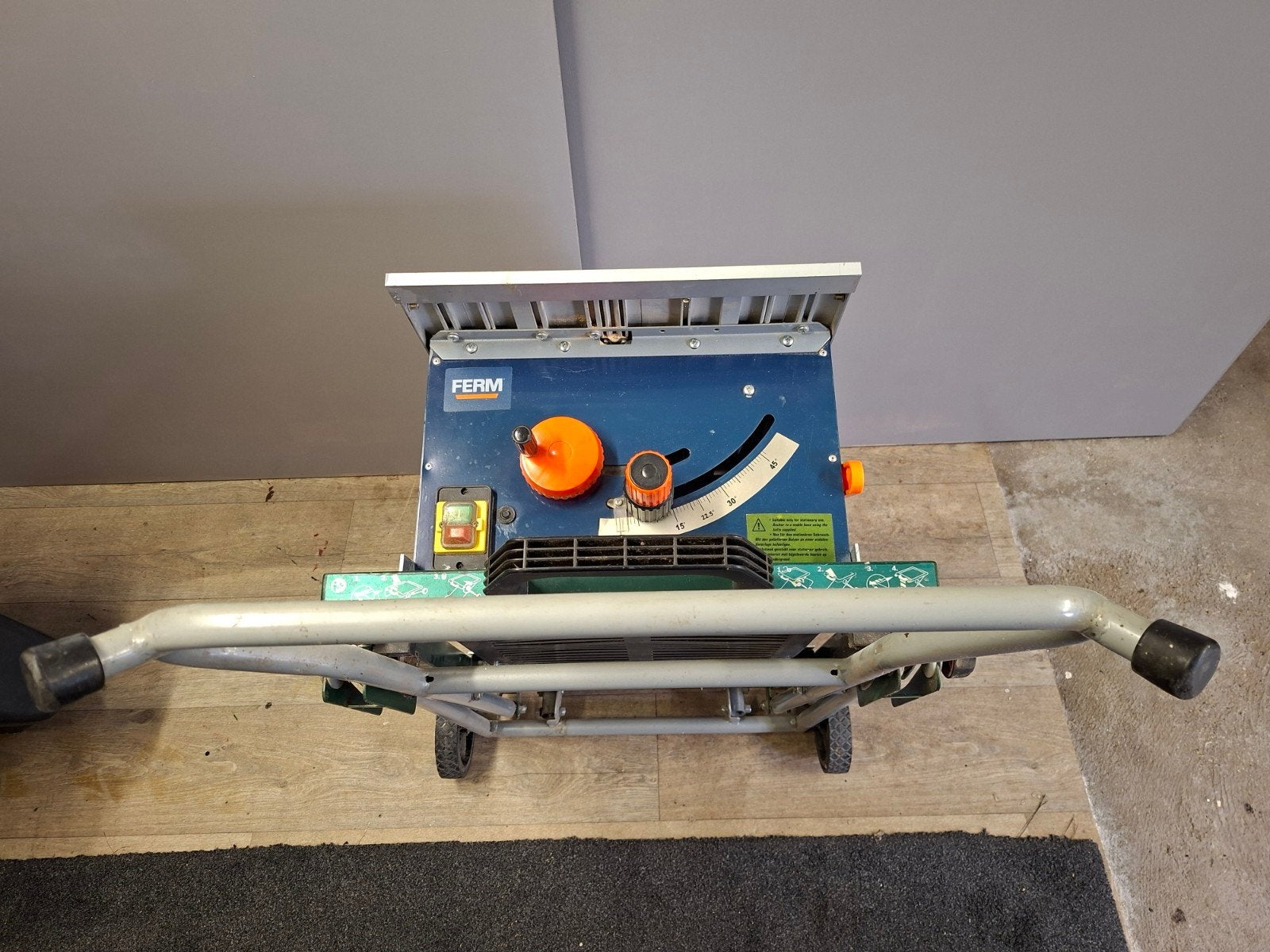 Ferm TSM1031 Tafelzaag met Bosch PTA 2000 Onderstel 1700wl, Ophalen, Gebruikt, Cirkelzaag, 70 mm of meer
