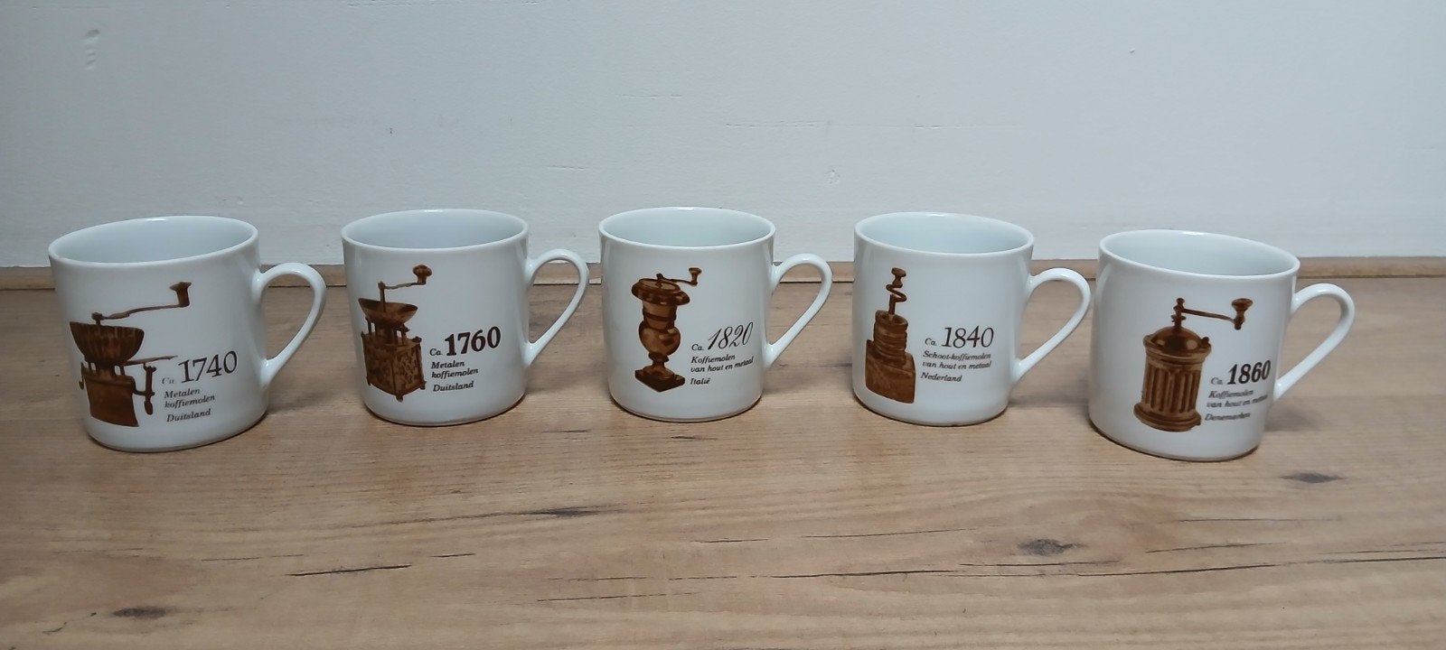 Vintage koffie- en theeservies met klokmotieven, Ophalen