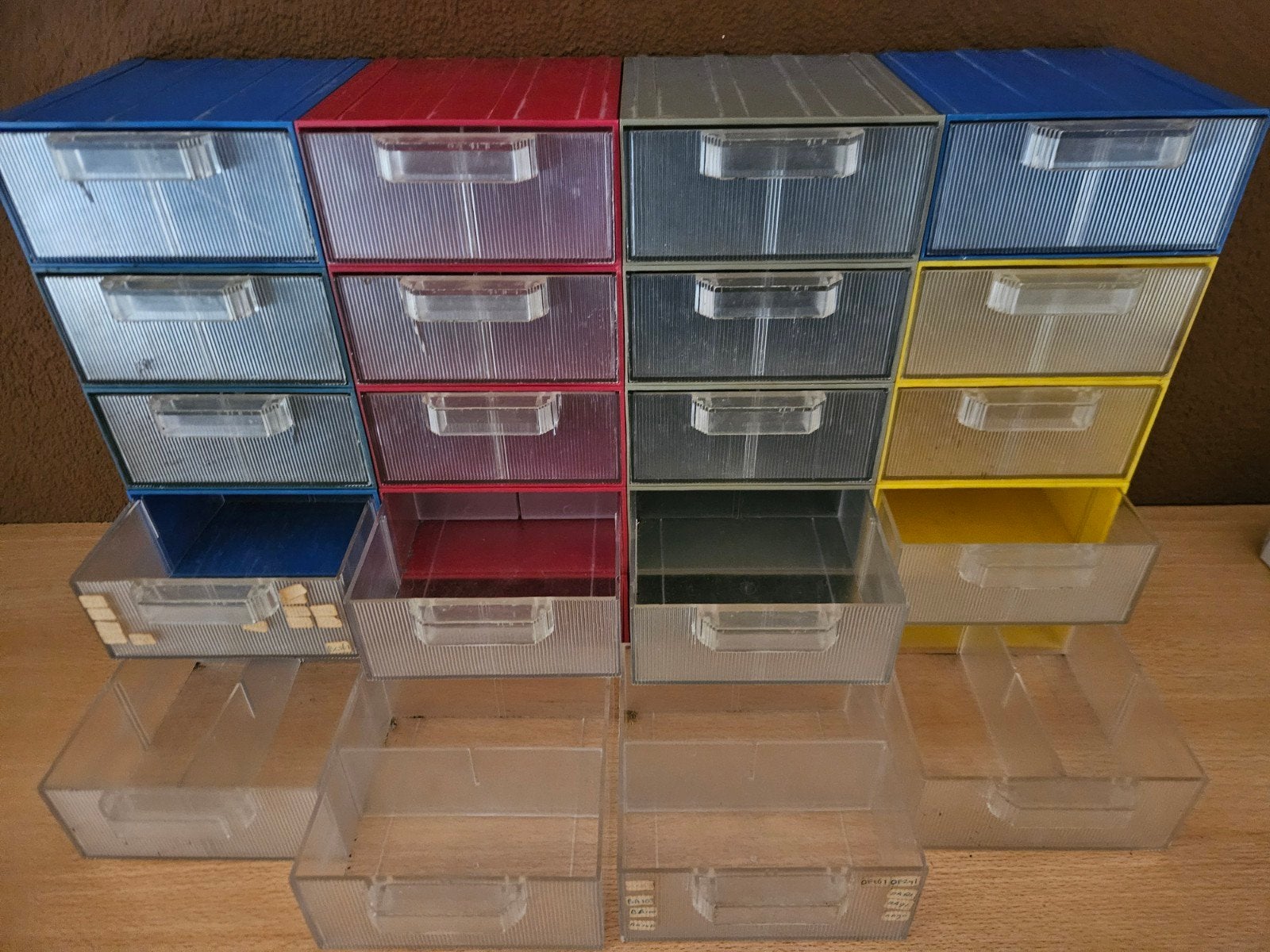 Vintage opbergsysteem met 20 lades voor kleine onderdelen, Ophalen of Verzenden, Gebruikt