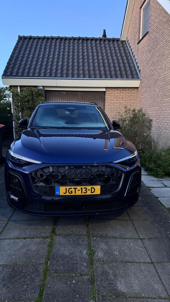 Audi Q5 E-hybrid 2025 Blauw, Auto's, Audi, Blauw, Vierwielaandrijving, SUV of Terreinwagen, 2125 kg