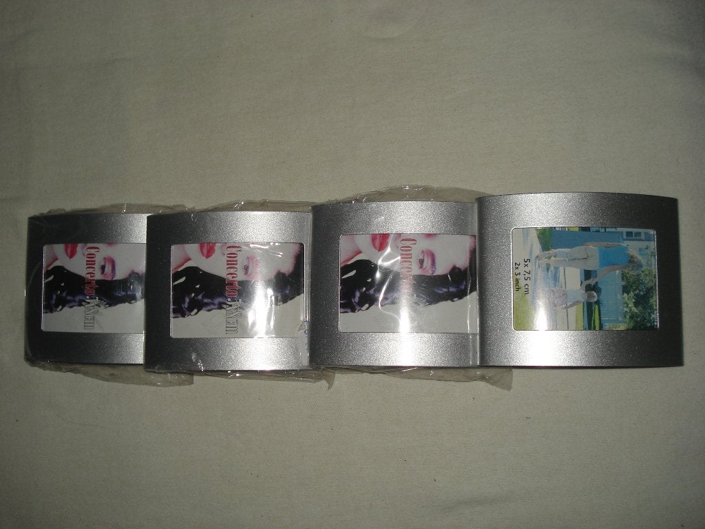 4 fotolijstjes  10 cm hoog x 8 cm breed   hangen of staan, Zilver, Metaal, Overige typen, Nieuw