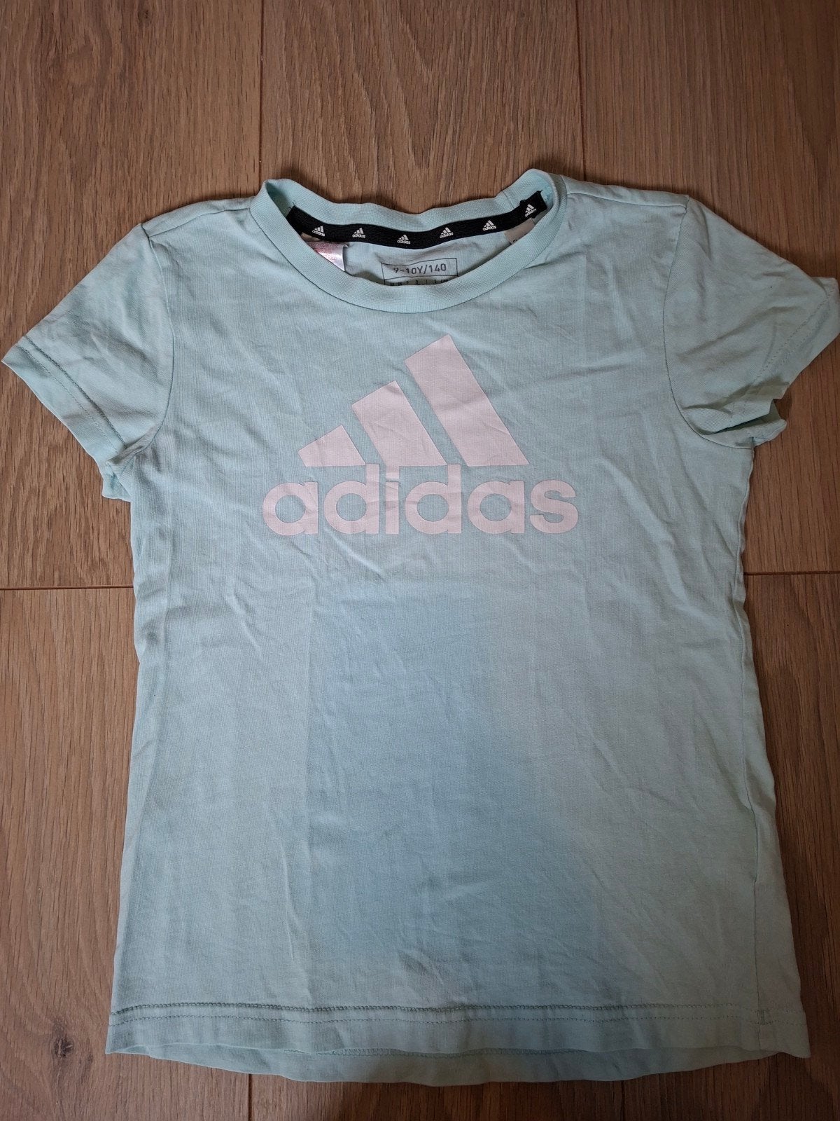 Adidas shirt!, Kinderen en Baby's, Kinderkleding | Maat 140, Ophalen, Adidas, Meisje, Zo goed als nieuw