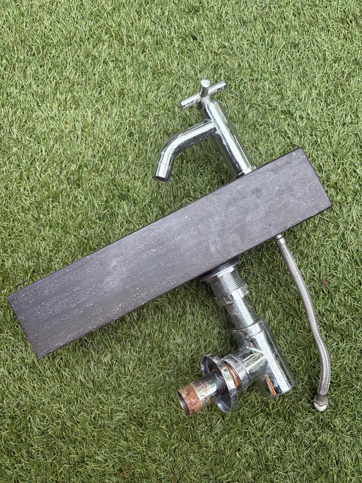 Compacte WC fontein met kraan - 14x38 cm, Ophalen, Gebruikt, Steen, Wastafel