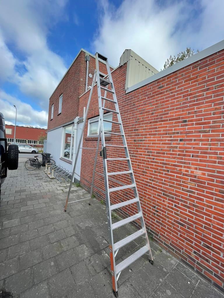 Hoge aluminium trap, 327 cm, Ophalen, Gebruikt, ?, 2 tot 4 meter