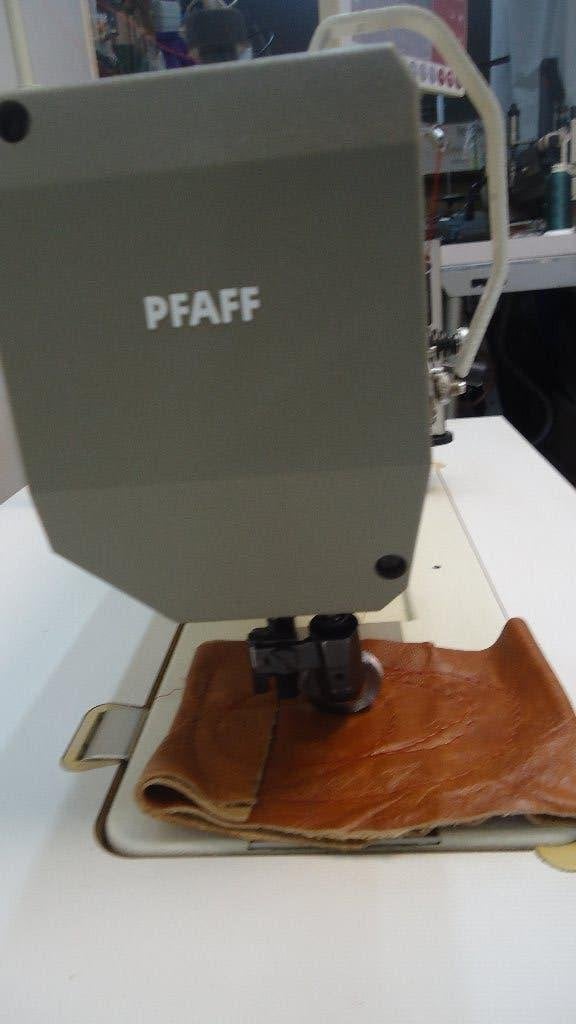 Industrie Naaimachine Pfaff 2 Voudig Transport 1243 Vol aut., Hobby en Vrije tijd, Naaimachines en Toebehoren, Pfaff, Ophalen of Verzenden