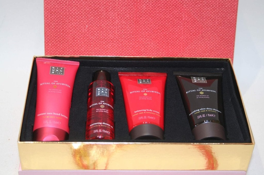 4-delige set Ritual of Ayurveda Indian rose & shikakaï Nieuw, Sieraden, Tassen en Uiterlijk, Uiterlijk | Lichaamsverzorging, Ophalen of Verzenden