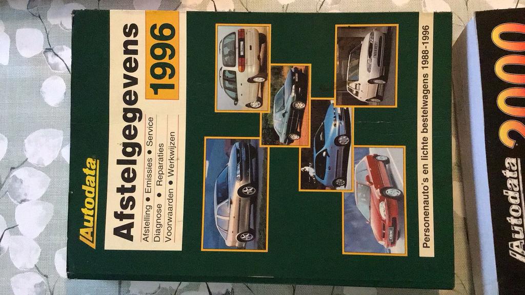 Autodata Afstelgegevens Boeken 1996 & 1998, Ophalen of Verzenden, Gelezen, Algemeen