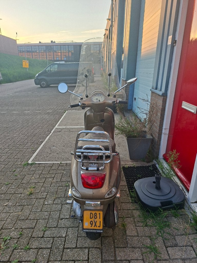 Vespa Piaggio C38 taupe/bruin, Fietsen en Brommers, Ophalen, Gebruikt, Maximaal 45 km/u, Benzine