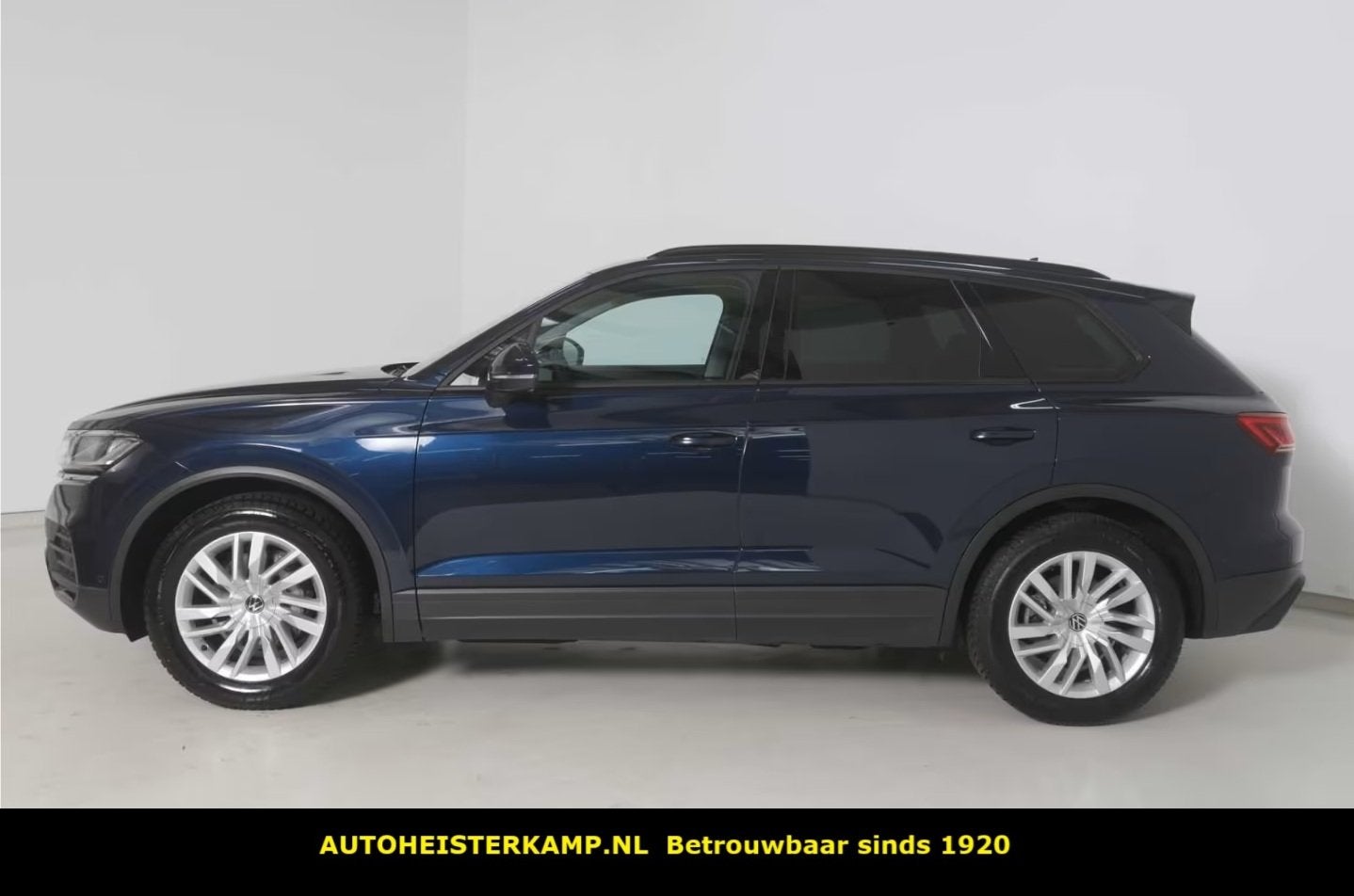 Volkswagen Touareg 3.0 TDI Grijs Kenteken ACC Luchtvering Co, Automaat, 15 km/l, Gebruikt, Zwart