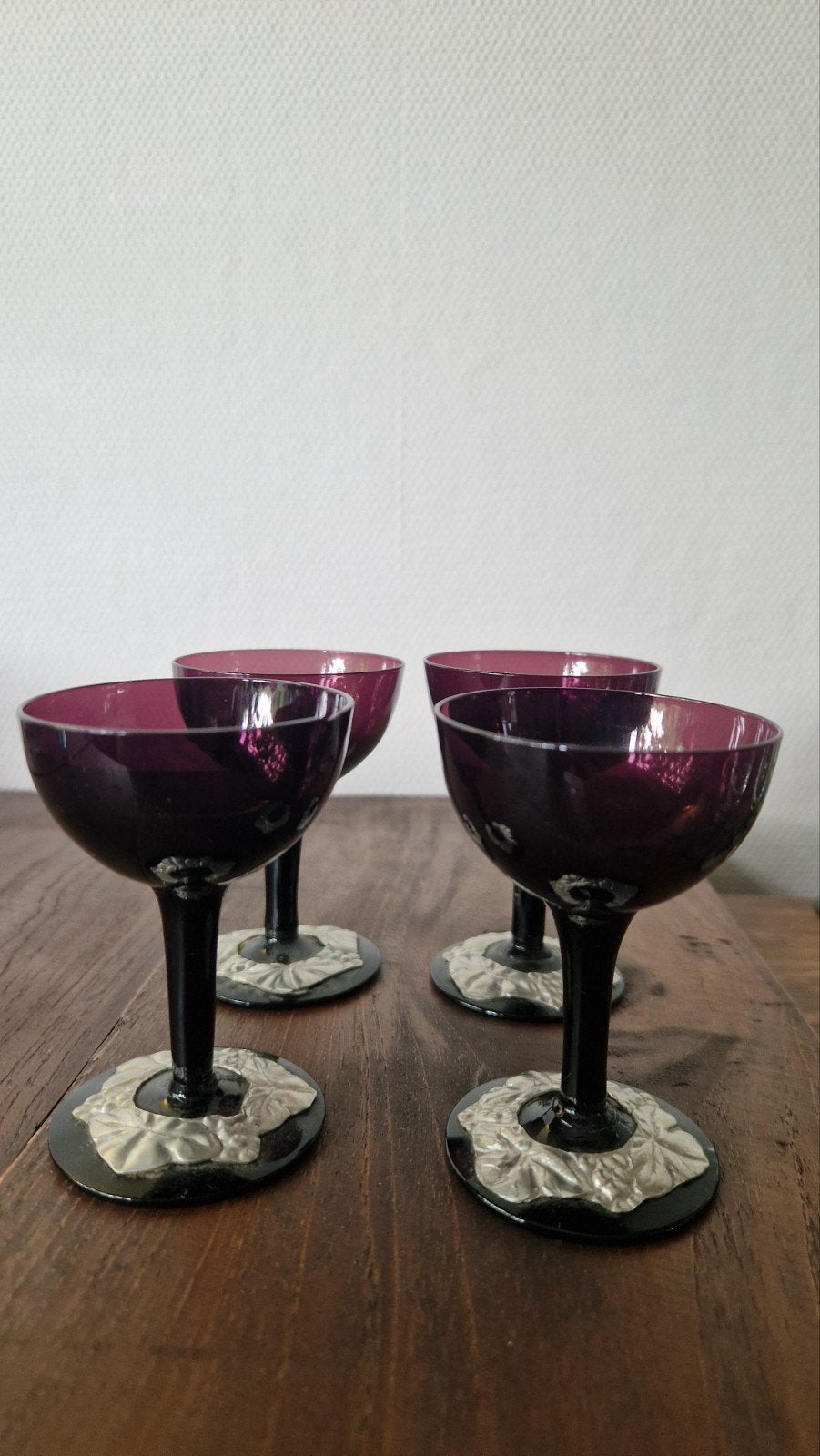 Set van 4 vintage paarse coupeglazen met tinnen voet, Antiek en Kunst, Antiek | Glas en Kristal, Ophalen of Verzenden