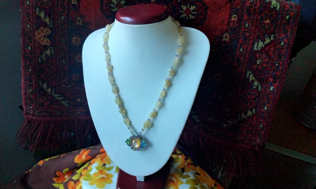 Prachtige Ketting Geode Citrien en Amethist uniek design, Geel, Nieuw, Ophalen of Verzenden, Steen of Mineraal