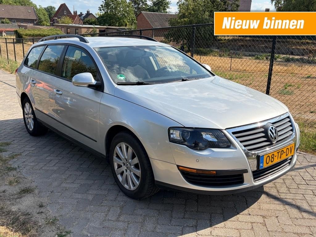 Volkswagen PASSAT Variant 2.0 FSI Airco Cruise PDC, Voorwielaandrijving, Gebruikt, 4 cilinders, Origineel Nederlands