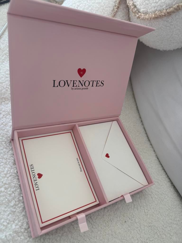 ariana grande love notes, Verzamelen, Muziek, Artiesten en Beroemdheden, Ophalen of Verzenden, Nieuw, Foto of Kaart