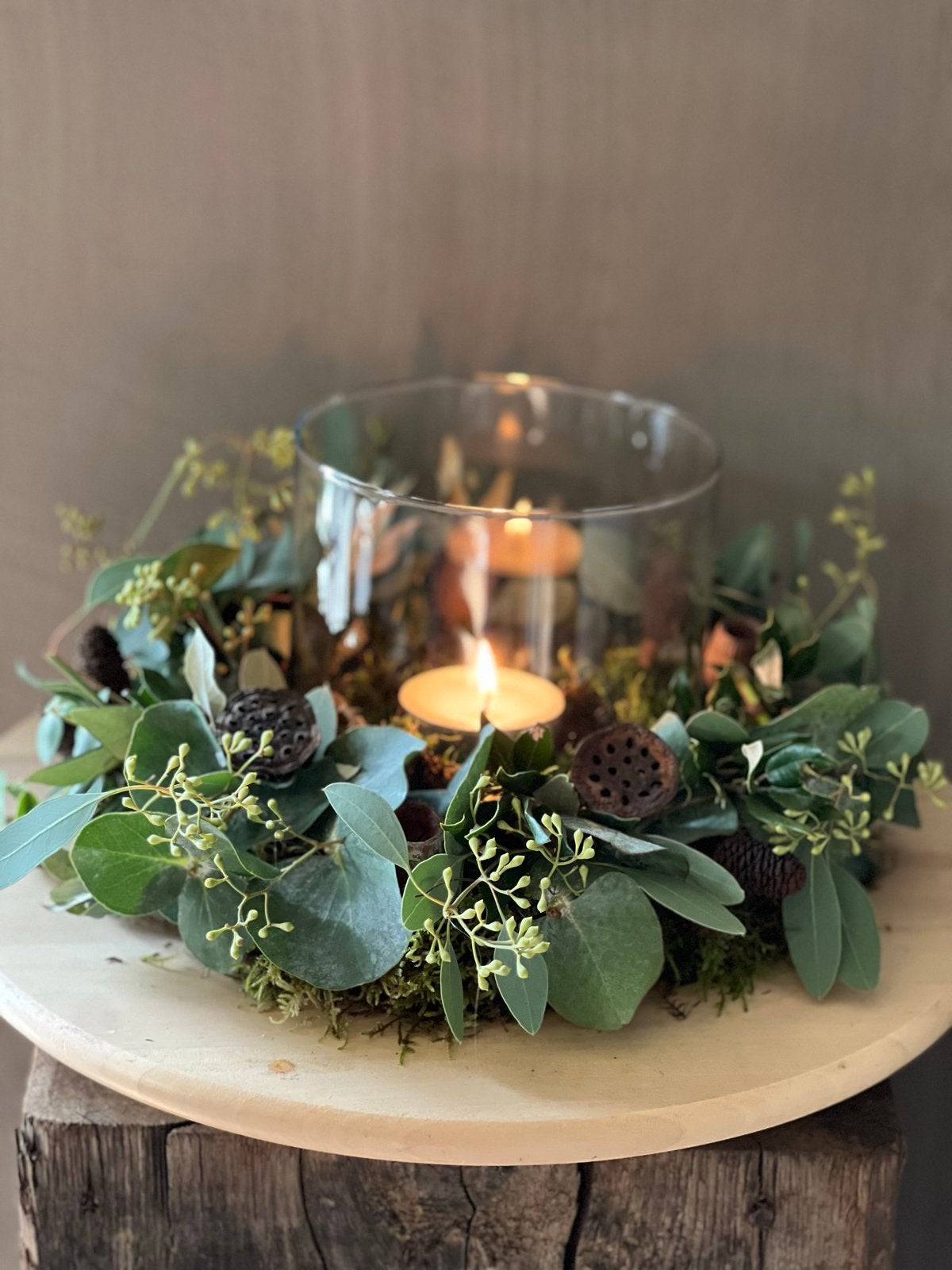 Eucalyptus krans met droogmaterialen en windlicht, Groen, Nieuw, Ophalen of Verzenden, Landelijk
