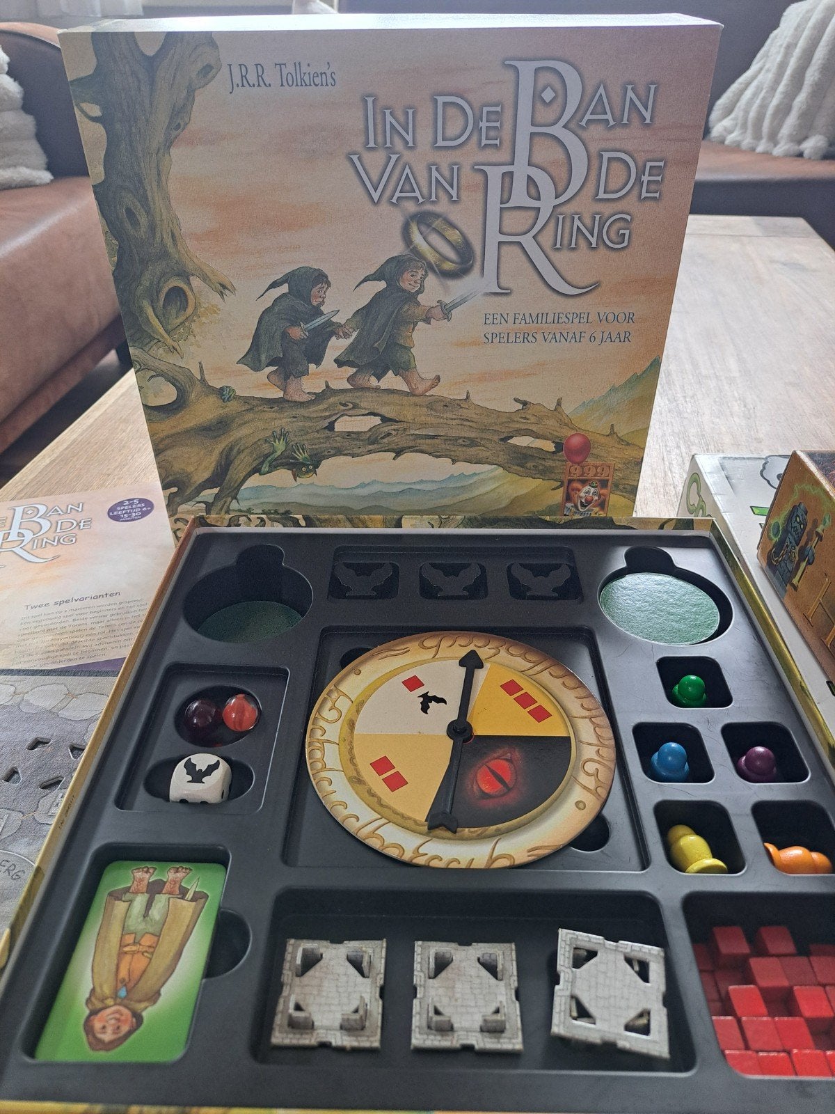 Tolkien's In de Ban van de Ring bordspel, Hobby en Vrije tijd, Gezelschapsspellen | Bordspellen, Drie of vier spelers, Ophalen of Verzenden
