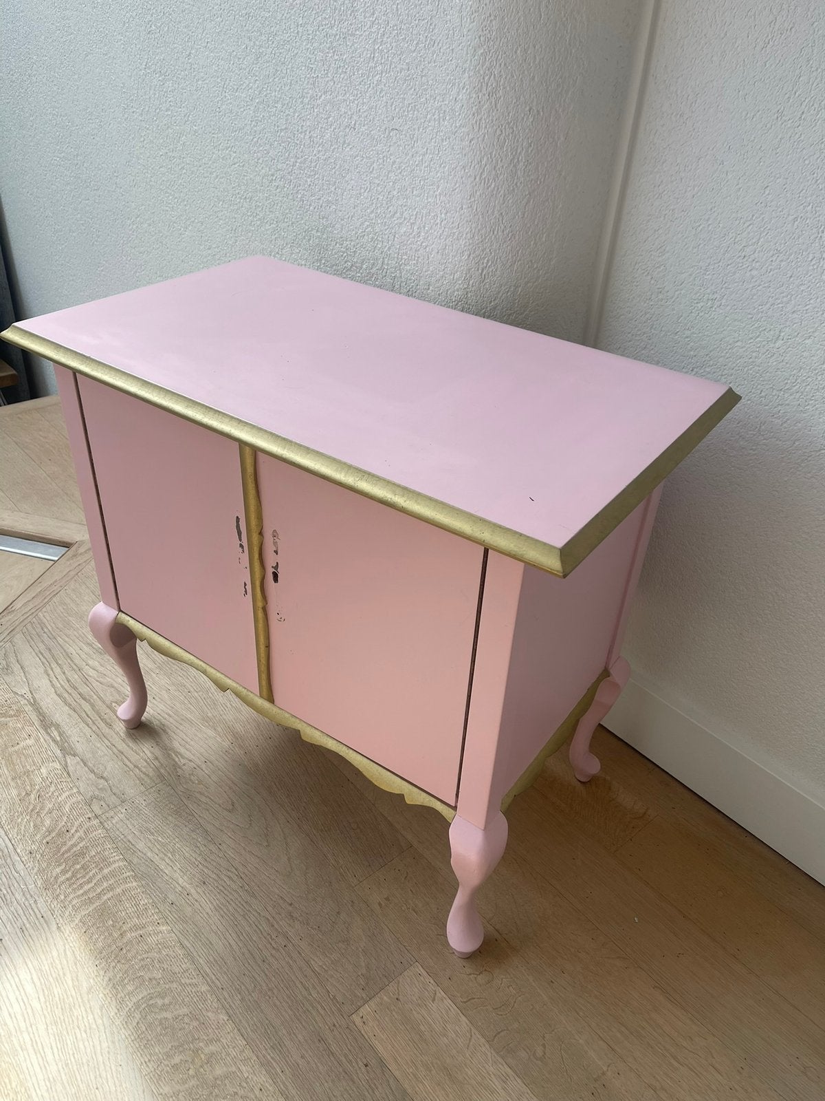 Super schattig lichtroze kastje Queen Anne stijl, Ophalen of Verzenden, Gebruikt