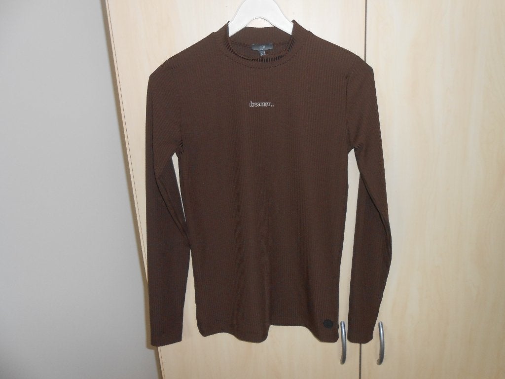 Nieuwe longsleeve maat 170/176 Levv (nu voor €7.50), Meisje, Nieuw, Ophalen of Verzenden, Shirt of Longsleeve