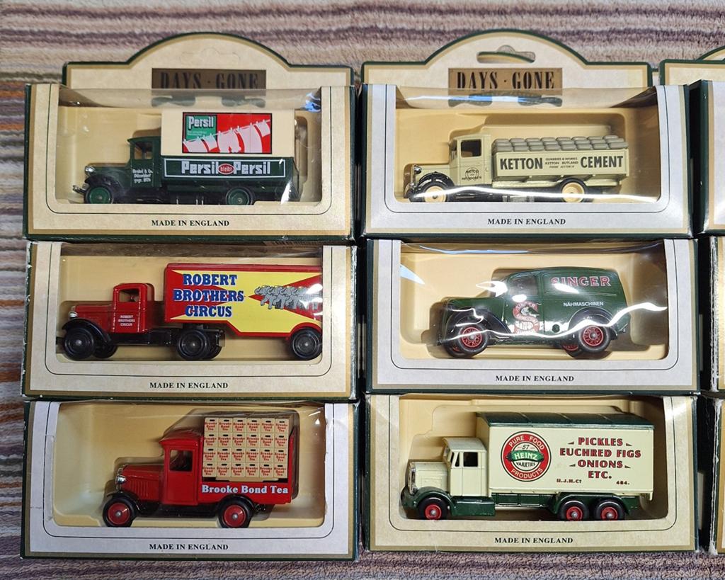 12 miniaturen Days Gone collectie van Llado plc, Hobby en Vrije tijd, Ophalen of Verzenden, Auto, Overige merken