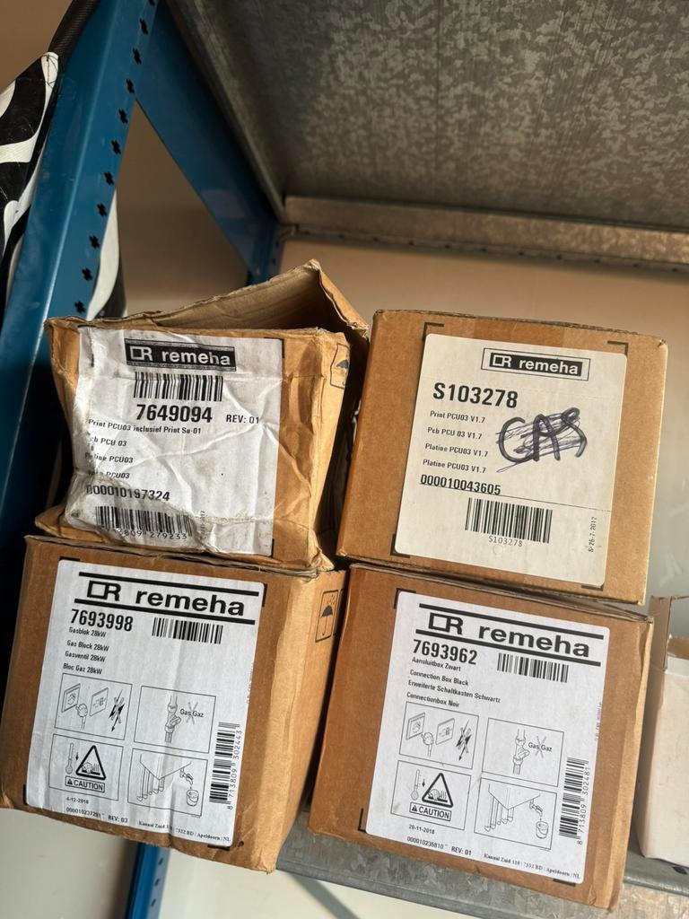 2 x print 1 x gasblok remeha, Minder dan 20 liter, Boiler, Ophalen of Verzenden, Minder dan 3 jaar oud
