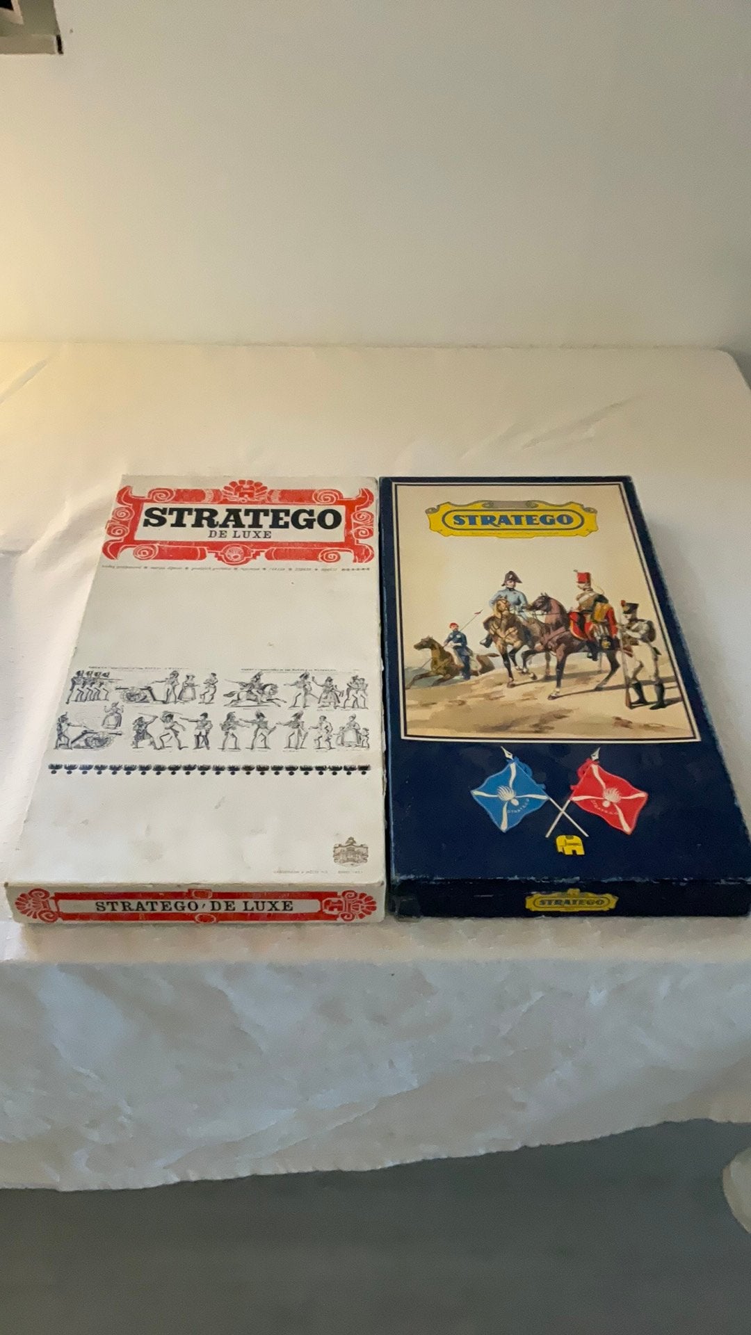 2 nice STRATEGO GAMES IN NICE CONDITION, Ophalen, Zo goed als nieuw