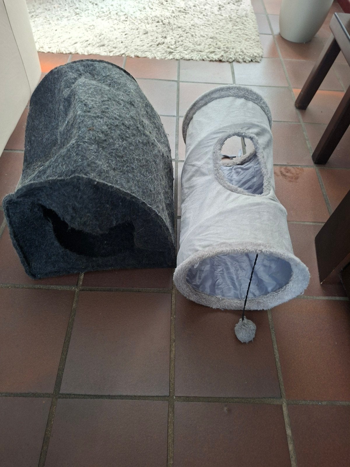 vilten kattenhuisje + speelbuis, Ophalen, Gebruikt, Vilt