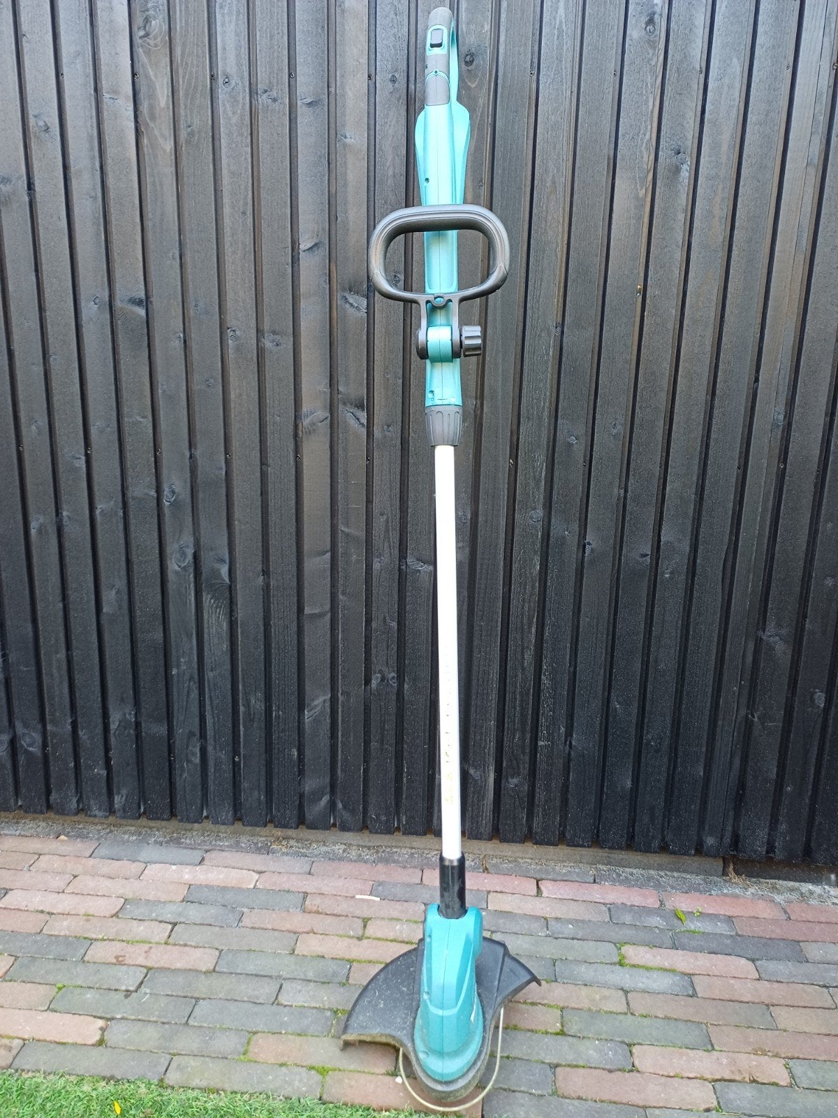 Makita dur181 grastrimmer, Ophalen, Accu, Zo goed als nieuw, Makita