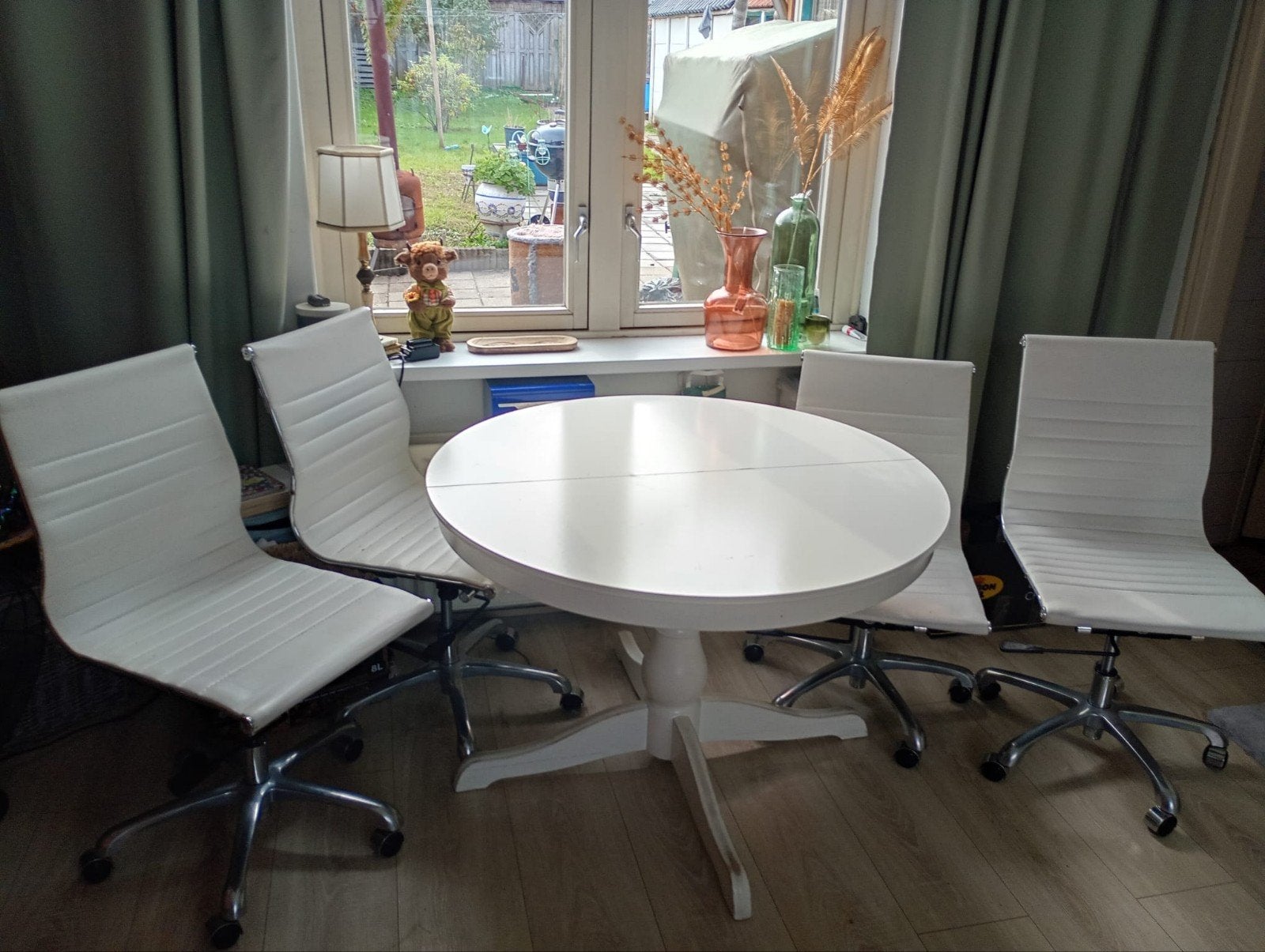 Witte ronde eettafel (rosentorp) en 4 stoelen, Ophalen, Gebruikt, Rond, Vijf personen of meer
