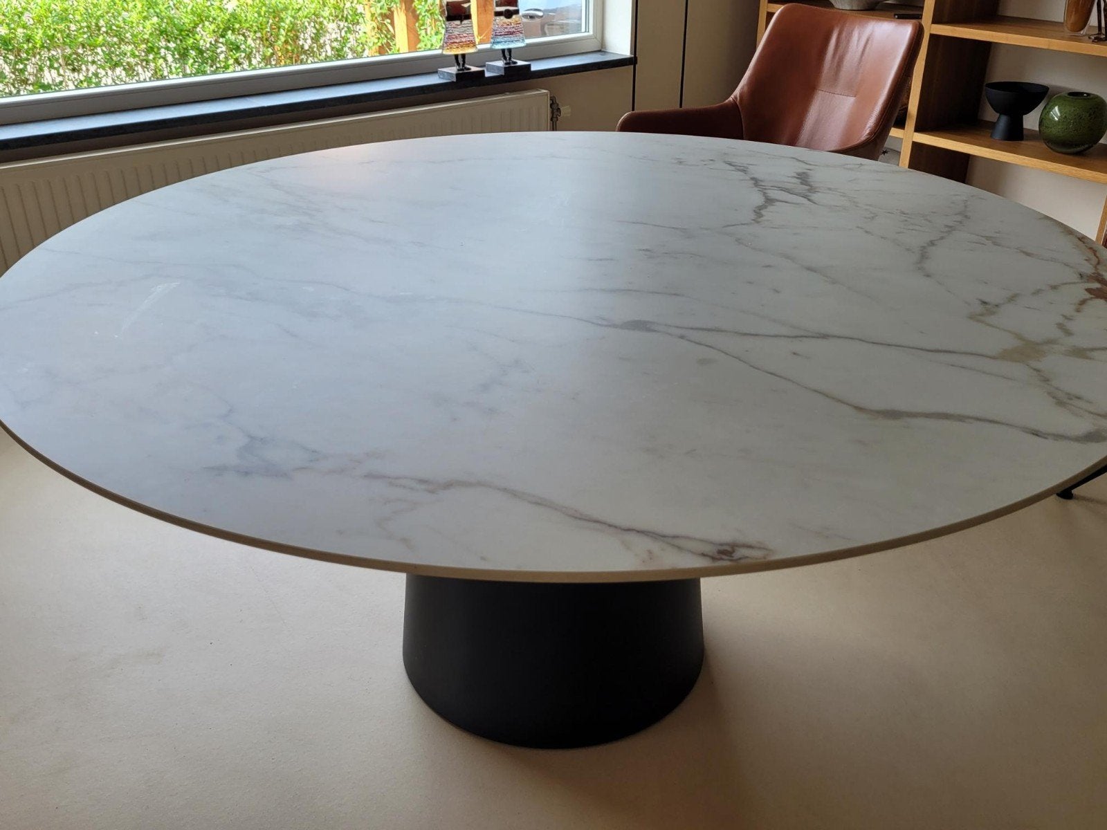 Foto 4 van Ronde eettafel met keramiek blad van Table du Sud